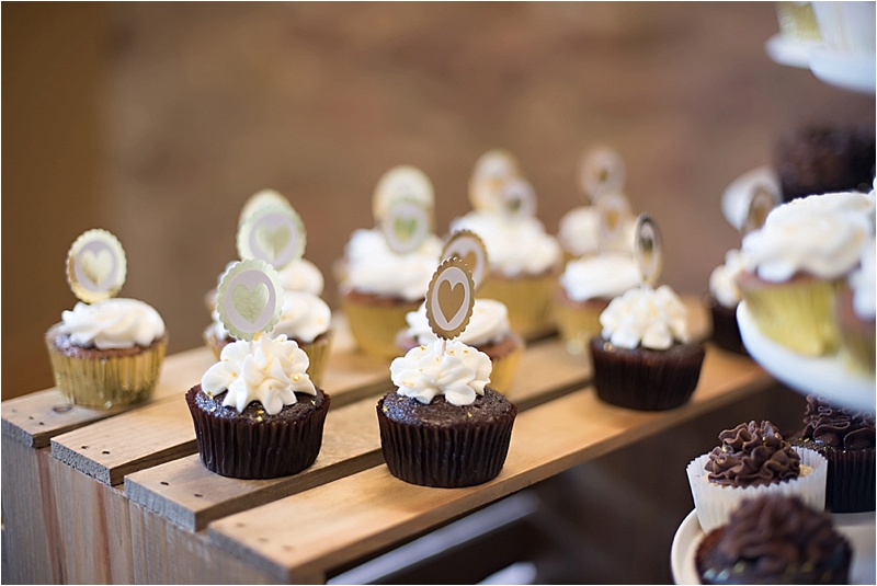 wedding cupcakes gold and ivory