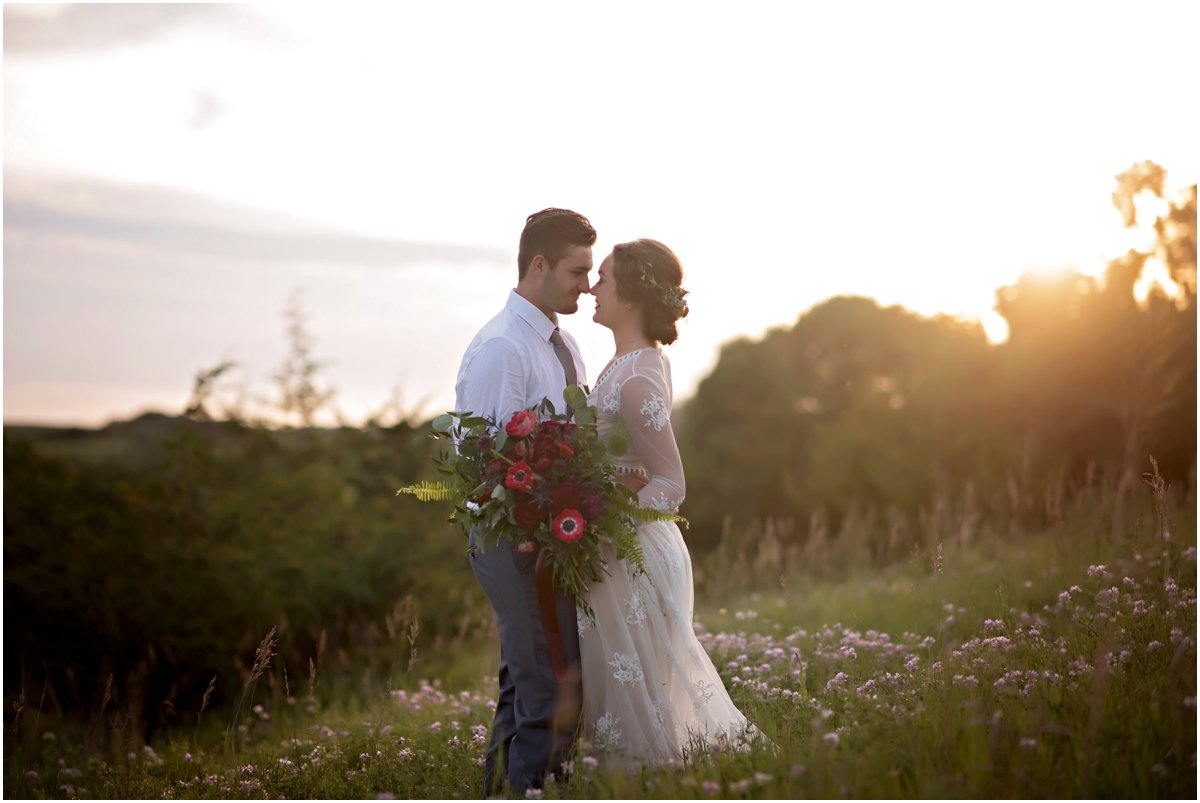 summer sunset wedding photos deconstructed wildflower bridal bouquet